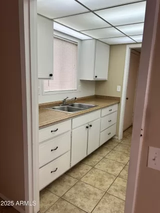 Photo #5: 6938039 Listing 