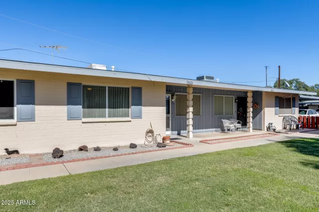MLS: 6938042 Condo For Sale