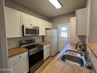 Photo #2: 6938186 Listing