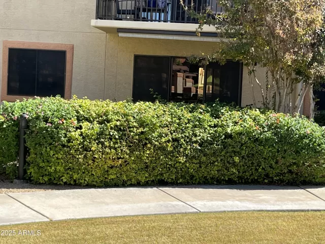 MLS: 6938190 Condo For Sale