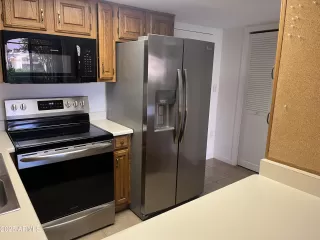 Photo #3: 6938190 Listing