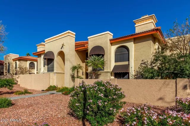 MLS: 6938201 Condo For Sale