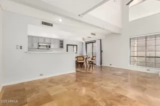 Photo #5: 6938201 Listing
