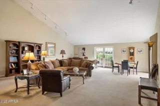 Photo #4: 6938241 Listing