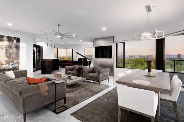 MLS: 6938292 Condo For Sale