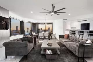 Photo #2: 6938292 Listing