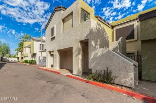 Photo #3: 6938336 Listing