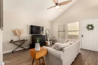 Photo #5: 6938336 Listing