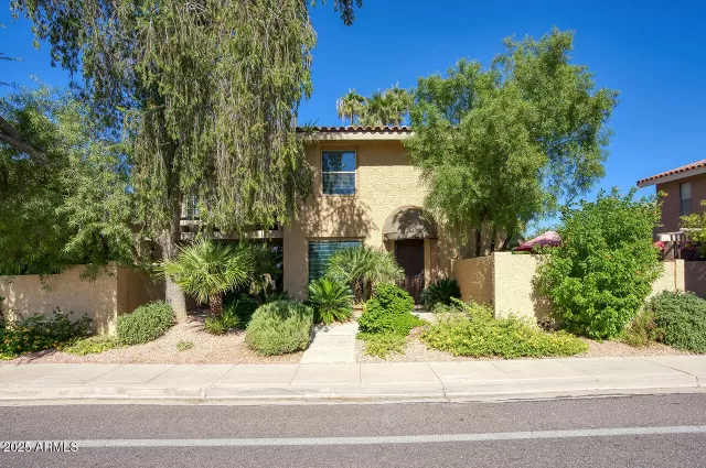 MLS: 6938366 Condo For Sale