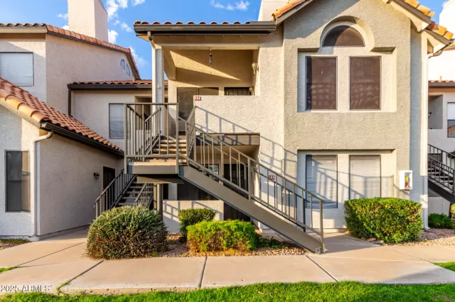 MLS: 6938387 Condo For Sale