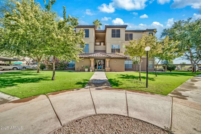 MLS: 6938441 Condo For Sale