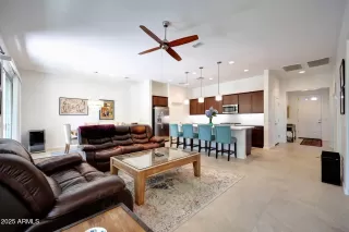 Photo #4: 6938473 Listing