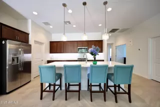 Photo #6: 6938473 Listing