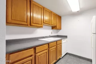 Photo #5: 6938499 Listing