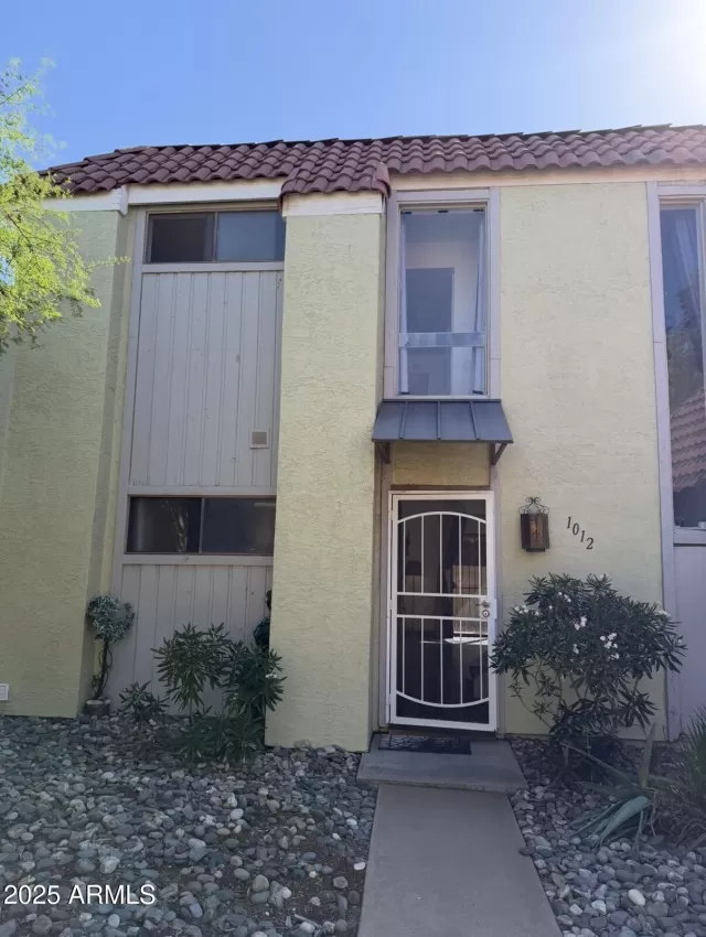MLS: 6938526 Condo For Sale