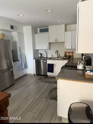 Photo #4: 6938526 Listing