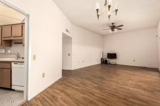 Photo #5: 6938527 Listing