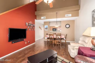Photo #5: 6938574 Listing