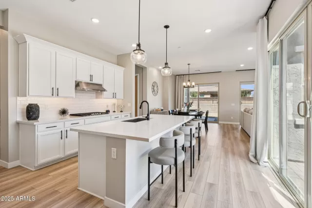 MLS: 6938591 Condo For Sale
