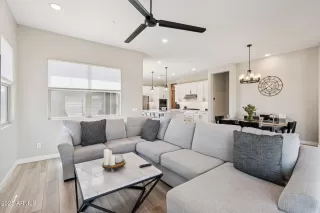 Photo #5: 6938591 Listing