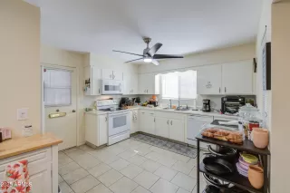 Photo #6: 6938703 Listing
