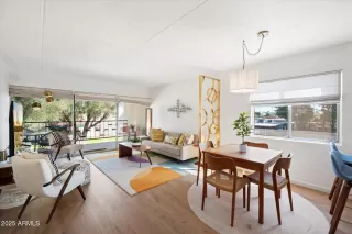 Photo #2: 6938742 Listing