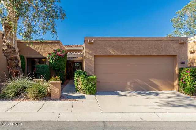 MLS: 6938790 Condo For Sale