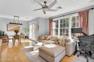 Photo #4: 6938892 Listing