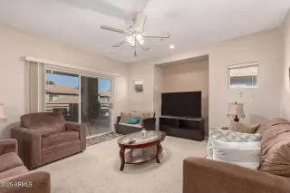 Photo #5: 6938991 Listing