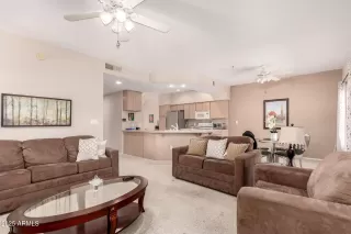 Photo #6: 6938991 Listing