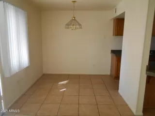 Photo #4: 6939079 Listing