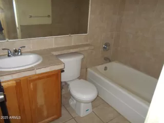 Photo #6: 6939079 Listing