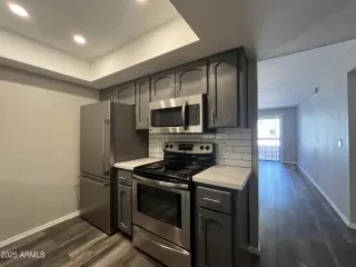 Photo #4: 6939089 Listing