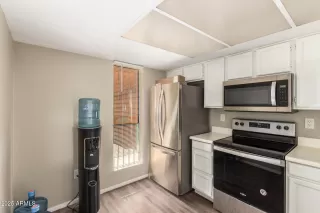 Photo #5: 6939126 Listing