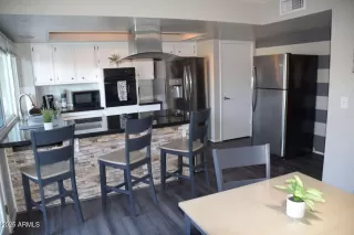 Photo #1: 6939157 Listing