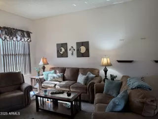 Photo #4: 6939214 Listing