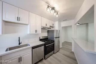 Photo #3: 6939228 Listing 