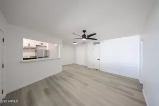 Photo #6: 6939228 Listing 