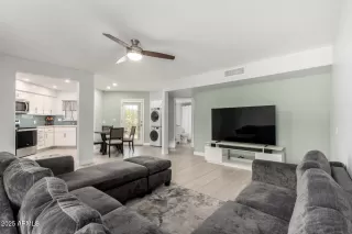 Photo #4: 6939229 Listing