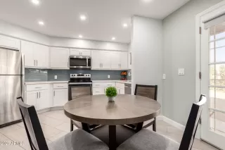 Photo #6: 6939229 Listing