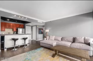 Photo #2: 6939334 Listing