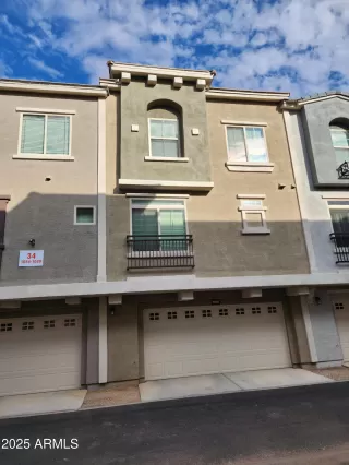 Photo #3: 6939337 Listing