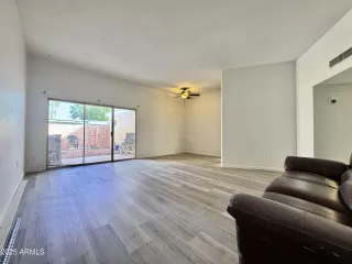 Photo #3: 6939377 Listing