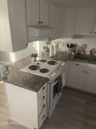 Photo #2: 6939395 Listing 