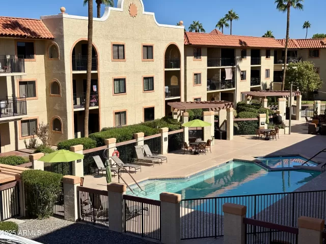 MLS: 6939457 Condo For Sale