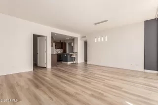 Photo #3: 6939474 Listing