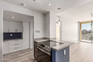 Photo #5: 6939474 Listing