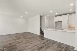 Photo #3: 6939525 Listing