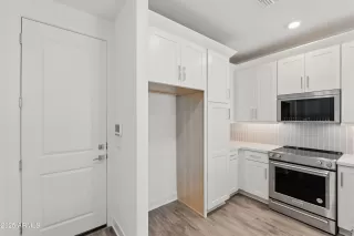 Photo #6: 6939525 Listing