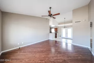 Photo #4: 6939530 Listing 